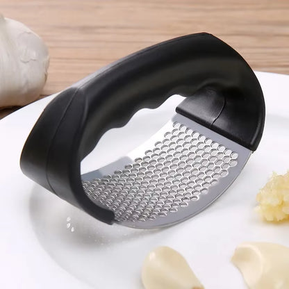 Stainless Steel Garlic Press Crusher Manual Garlic Chopper Garlic Chopping Tools Fruits and Vegetables Kitchen Gadget
